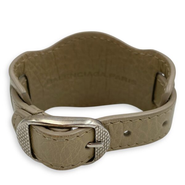 Arena Wrap Giant Studs 20cm x 4cm Beige Bracelet in Calfskin, Silver hardware - Image 3