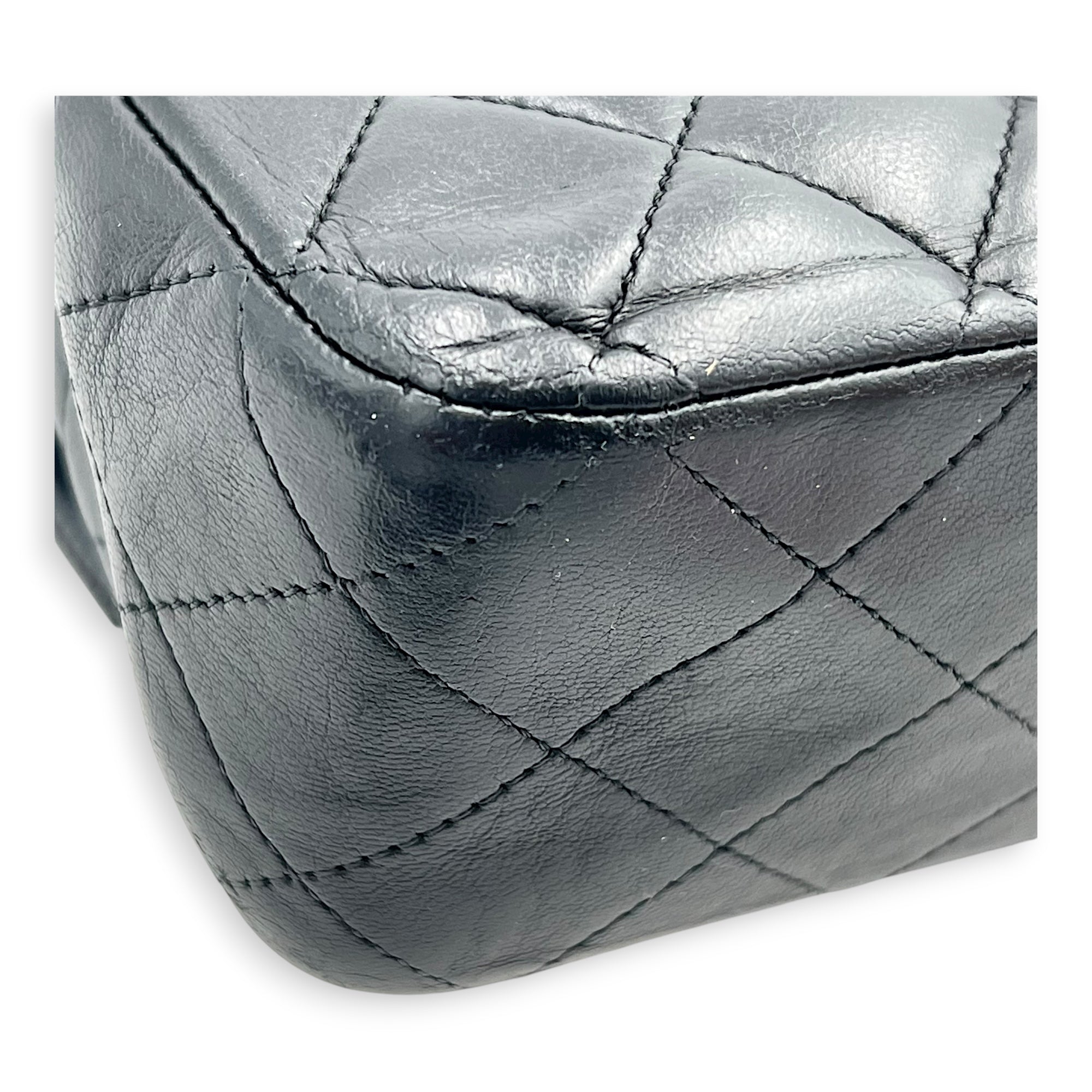 Classic Shoulder Bag Medium Black in Lambskin, Gold hardware - Image 10