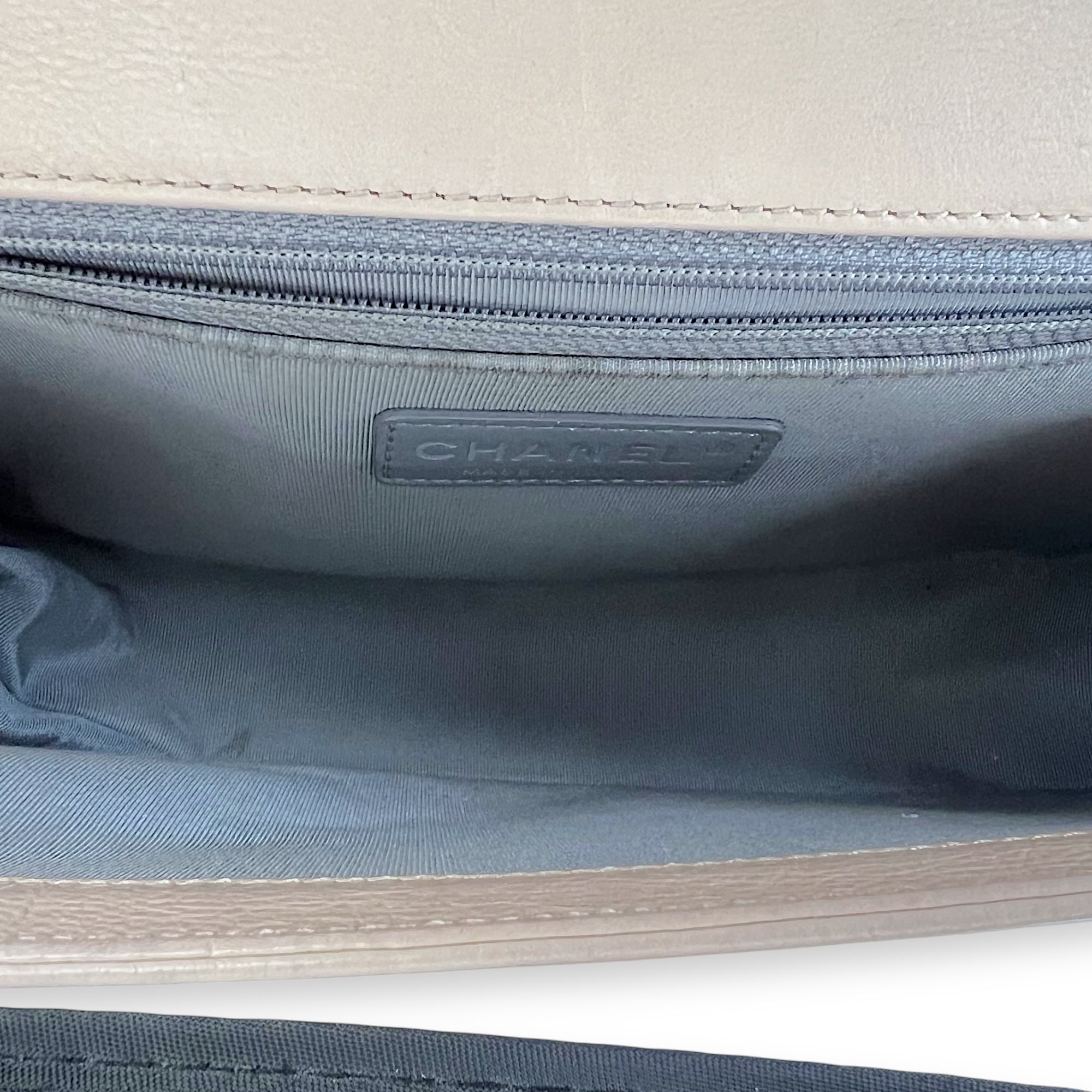 Boy Medium Beige Shoulder Bag in Calfskin, Gunmetal hardware - Image 7