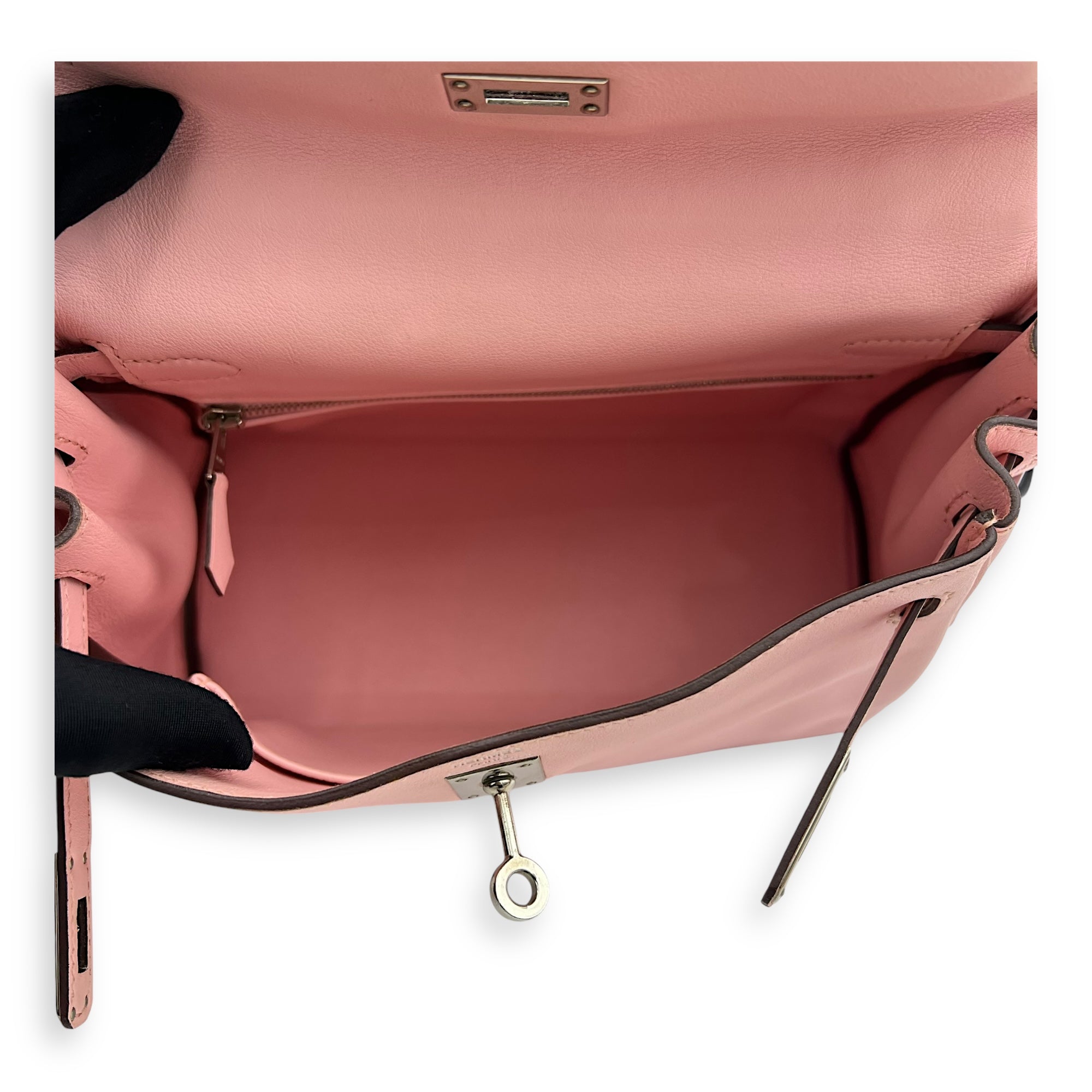 Kelly 25 Sakura Pink Top Handle Bag in Swift, Palladium hardware - Image 7